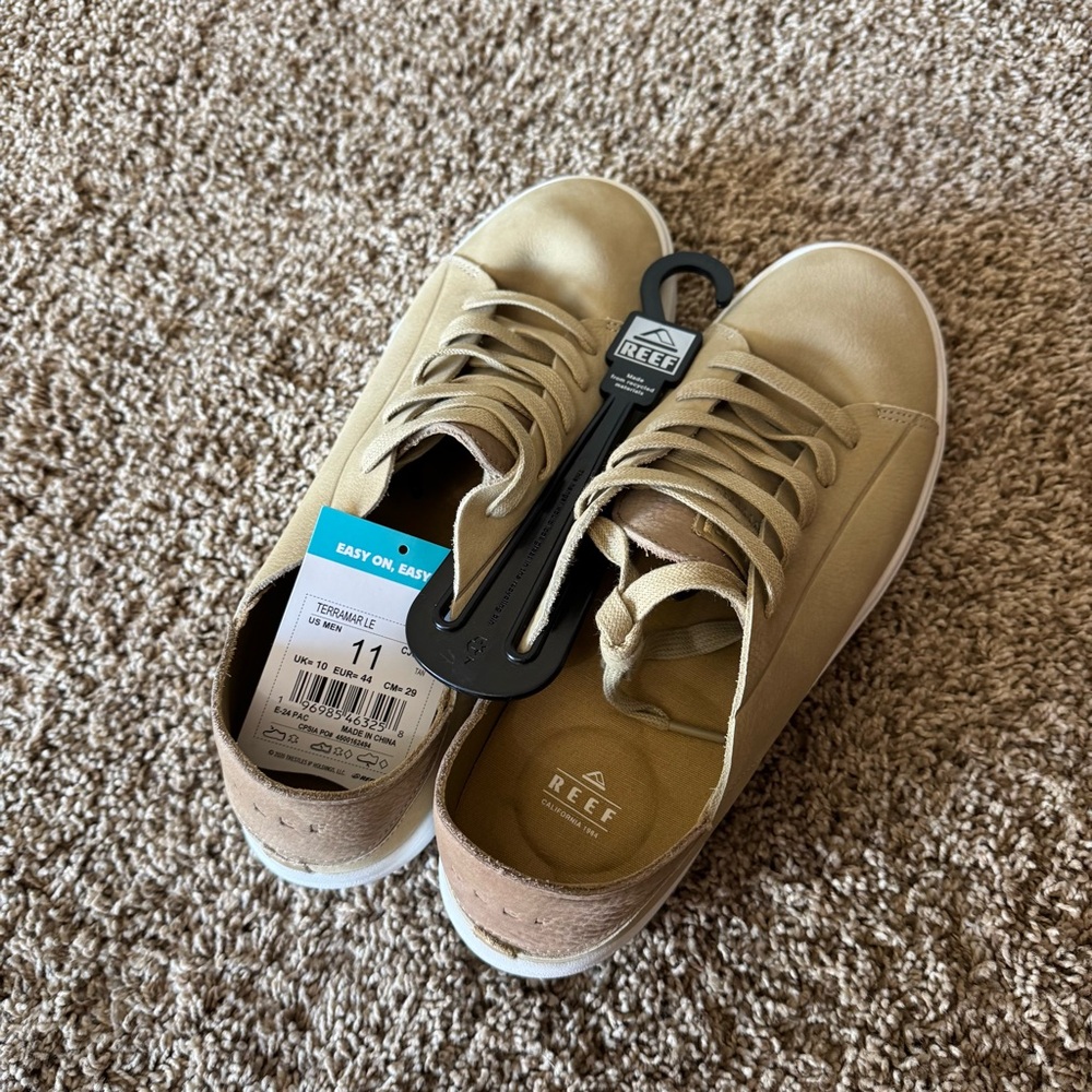 Reef Terramar LE Men’s Lace-Up Sneakers in Tan and White